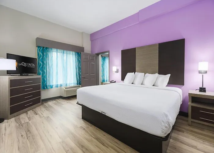 La Quinta By Wyndham Clarksville