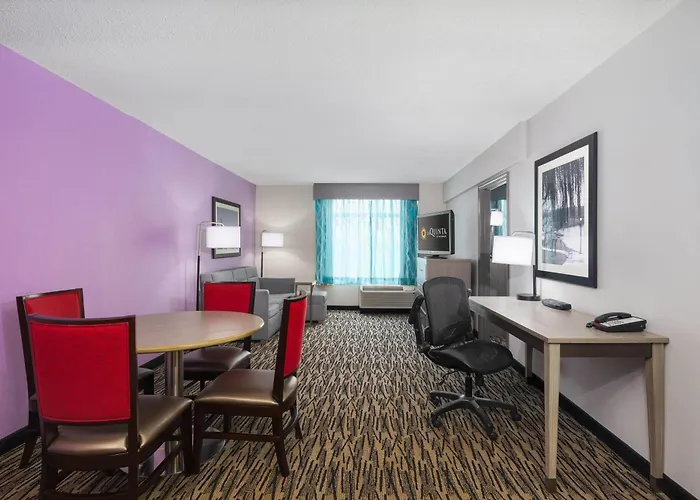 La Quinta By Wyndham Clarksville