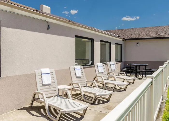 Comfort Inn & Suites West Springfield