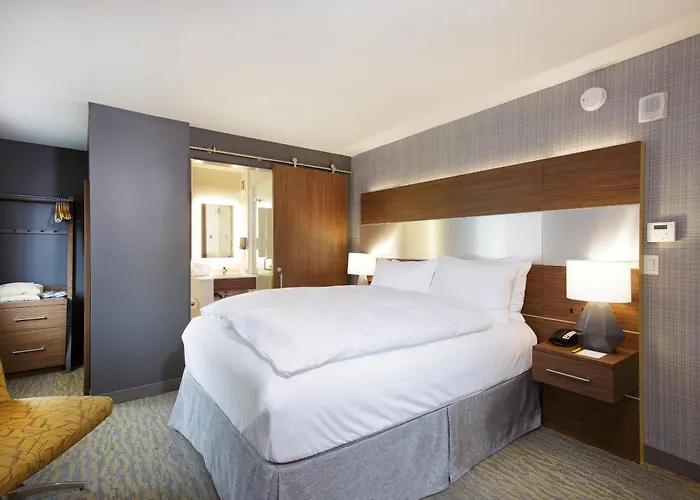 Staypineapple, Hotel Z, Gaslamp San Diego