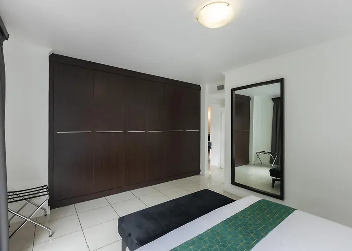 The Nicol Hotel And Apartments