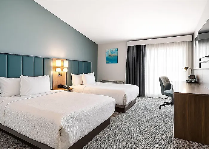 Wingate By Wyndham Geneva At Spire Academy