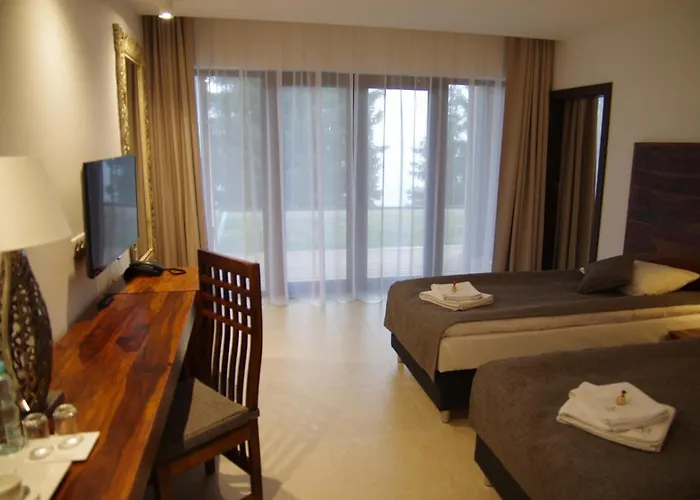 Hotel M Club Lake Resort