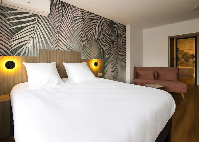 Cit Hotel L Oasis D Avignon