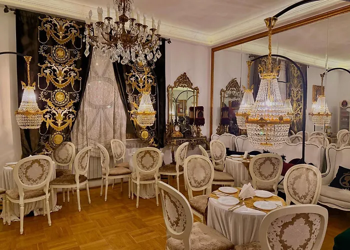 Conacul Coroanei Luxury Boutique
