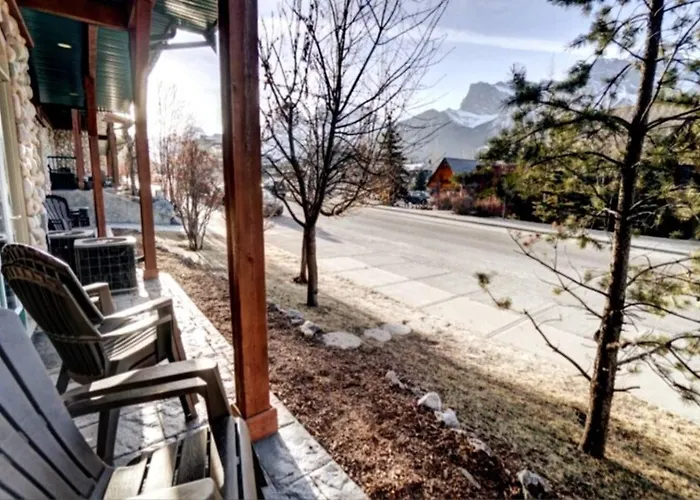 Renovated Chalet At Mystic Springs, Pool, Hot Tub!