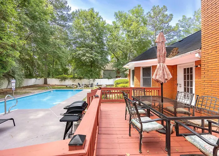 Market District Pool House
