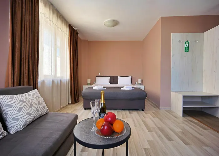 Hotel Leda