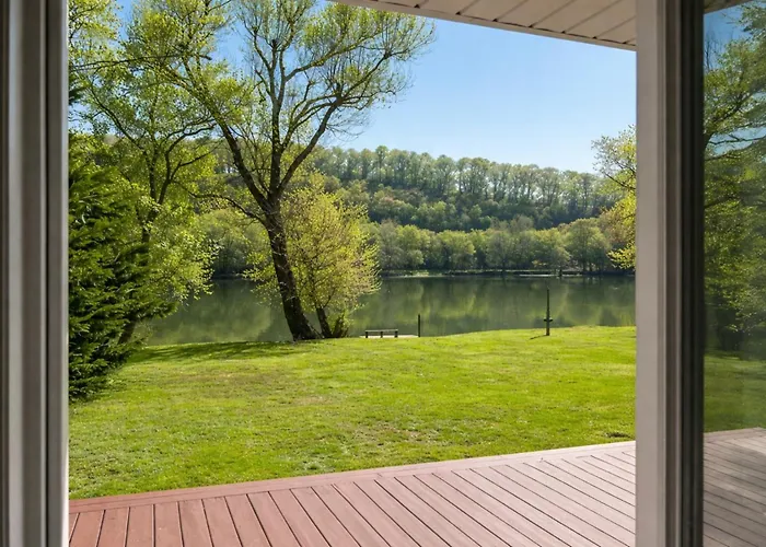 New River Riverfront , Hot Tub & Canoes, Trophy Muskie Fishing , Near Vt