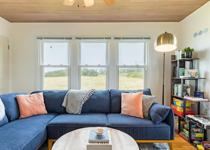 Swan Lake Cottage By Avantstay