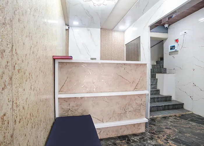 Hotel Eldoria Palace - Near Us Consulate & Bkc