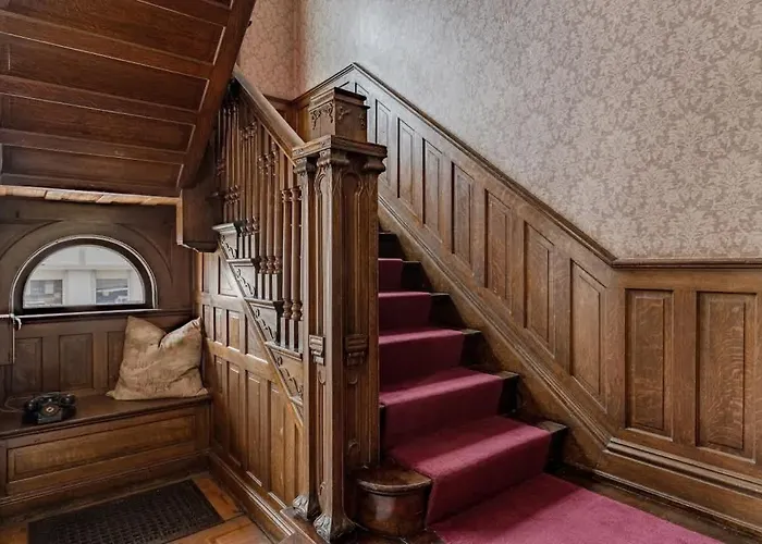 Akrons Werner House Historic 4 Bedroom Luxury