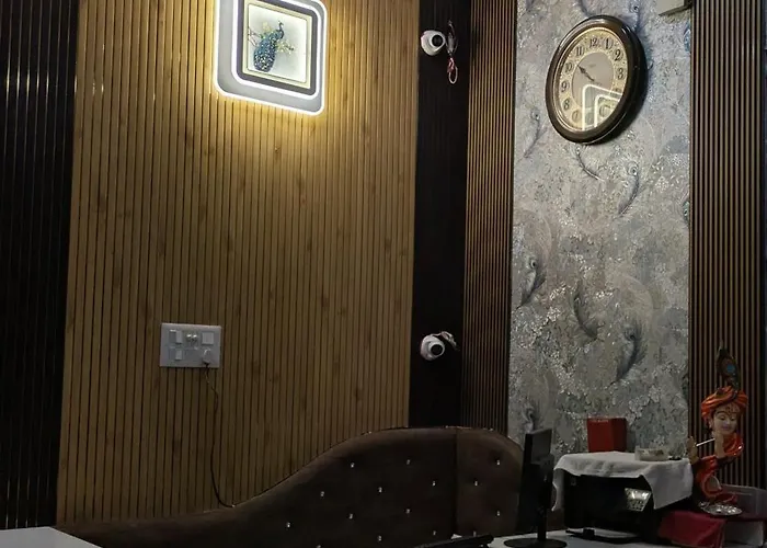 Hotel Nidhivan Dham - Near Janam Bhoomi Mathura