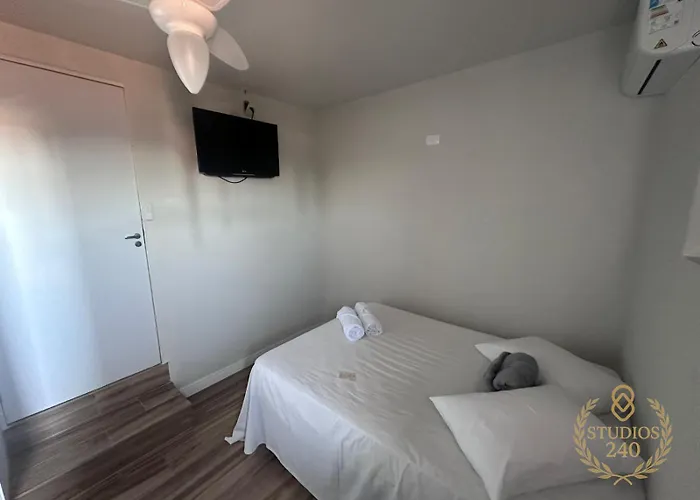 Suítes Modernas com Ar-Condicionado e Estacionamento