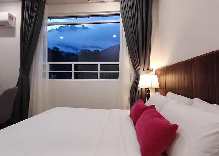 Sling & Stone Mountain Suites - Heritage House
