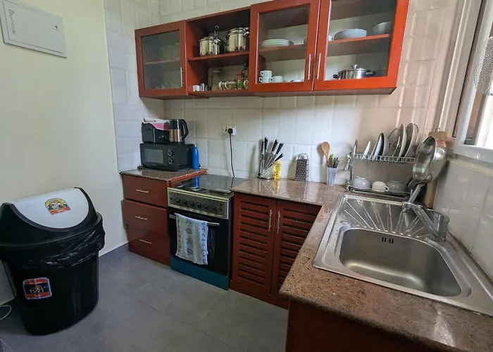 Zanzi Modern 2 Bed Apartment Gf
