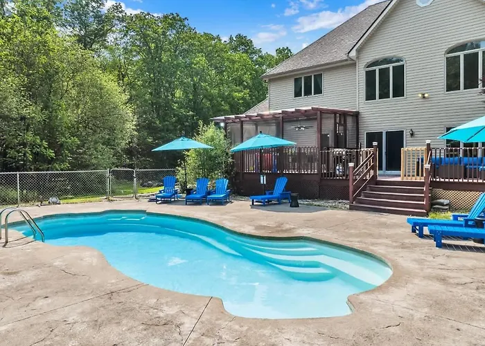 Sleeps 14 Pool Hot Tub Sauna Pickleball Arcade