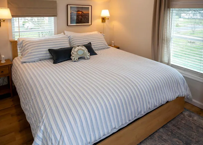 Beach Days & Dtwn Charm! Cape Charles Cottage