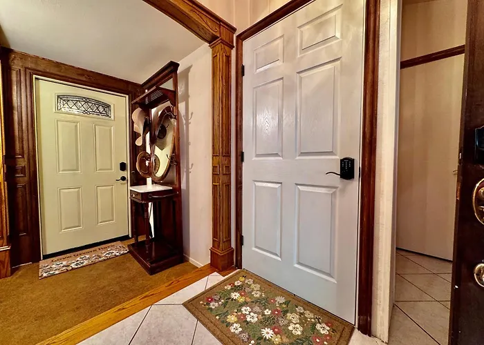 Quiet Comfort Suite 2B1B Skyline View