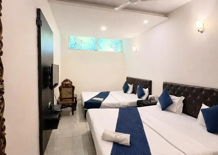 Hotel Woodlark Zirakpur II A Peaceful Stay I Travelers Choice I Best For Family And Group
