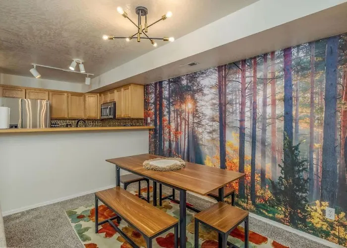 The Corbin Park Cozy Corner- Post Falls Modern Townhome