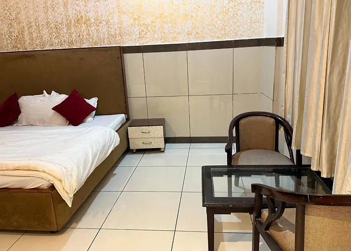 Primrose Hotel
