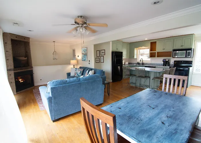 Stillwater Retreat Pet-Friendly Waterfront Home!