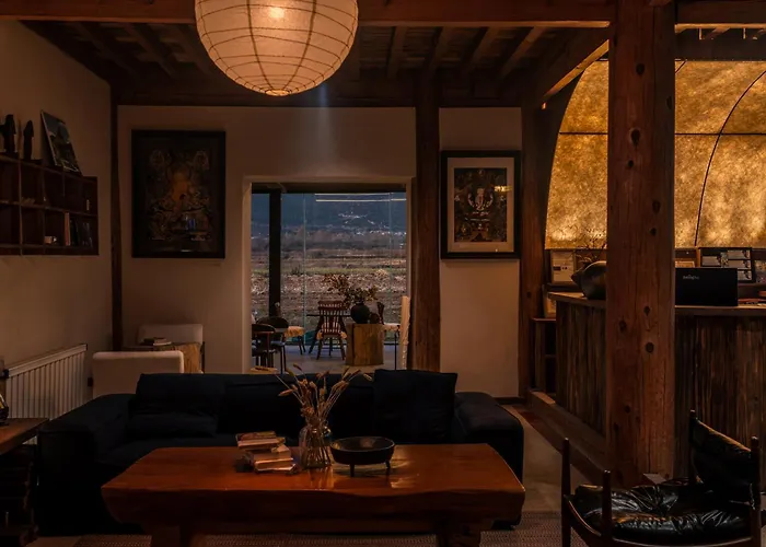 Lijiang Tennessee Moutain Lodge & Cafe - A Luxury Farmstay With Jade Dragon Views At Baisha Village - Free Pick-Up From Airport&Railway Station For 3-Night Stays