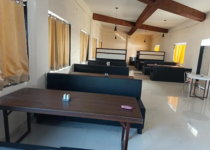 Pushp Vatika Hotel & Resort