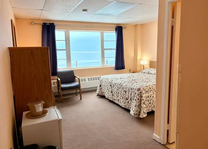 The Shoreline Inn