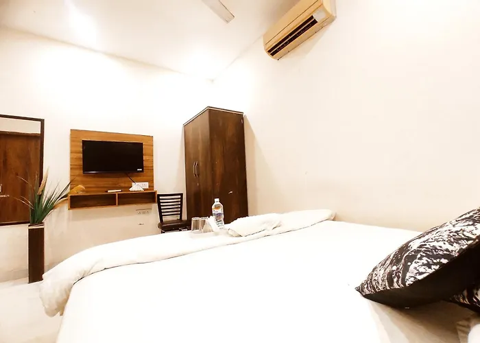 Hotel Silver A - Favorite Of Families, Corporates & Couple