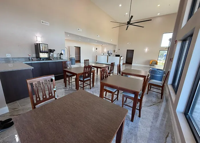 Red Lion Inn & Suites Adairsville