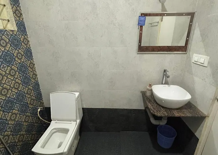 Good Earth Swimming Pool Homestay