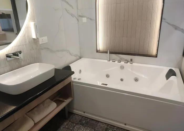 Hotel Pallavi Grand