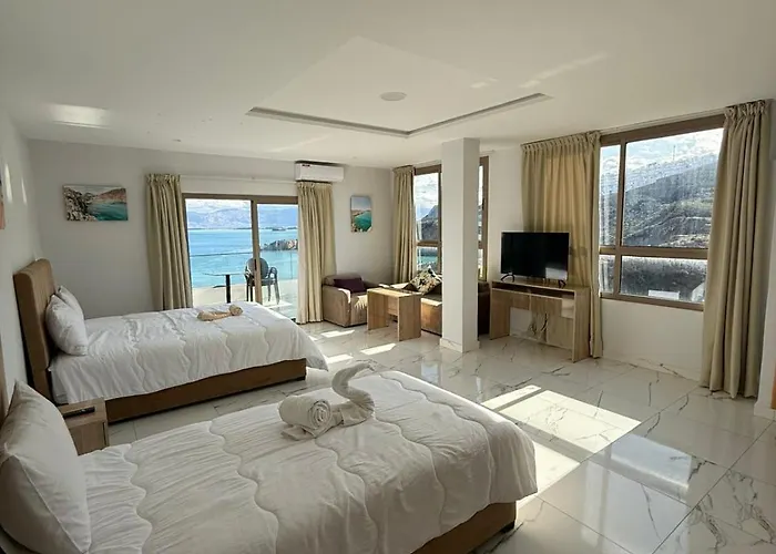 Golden Bay Hotel