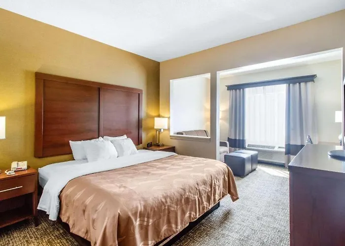 Hotel World Inn And Suites