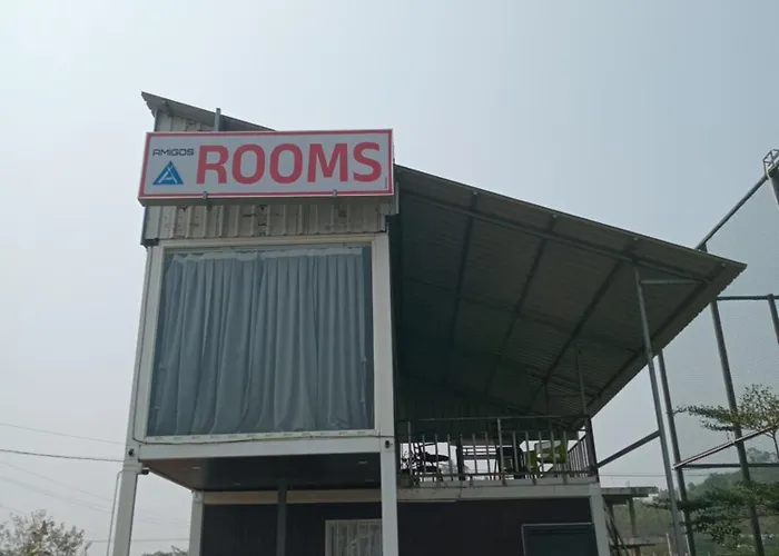 Amigos Rooms
