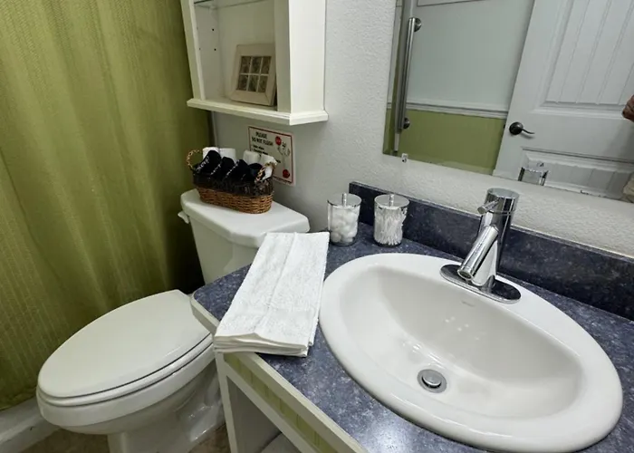 Tropical 2 Bedroom Villa Across Cocoa Beach 3