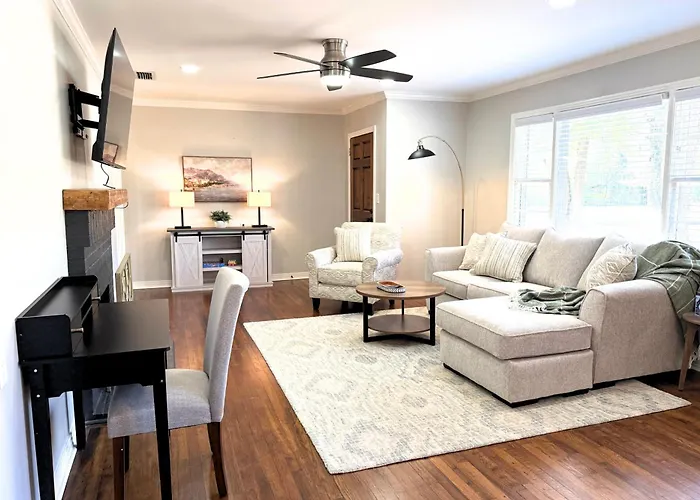 Bainbridge 4Br2Ba Family Retreat Home