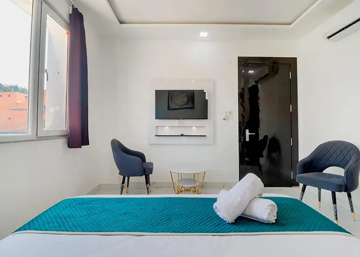 Hotel Riya Raj - Luxury Stay