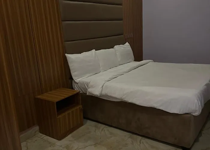 Donbidd Royal Hotel