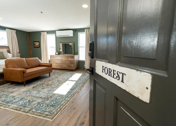 Forest Room: The Inn At Fireside Tavern Sherborn