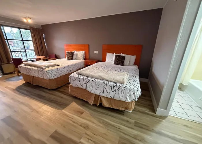 Mountain House Motor Inn Downtown Gatlinburg