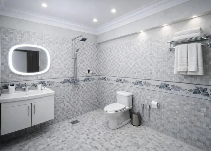 Crystal Crown Hotel