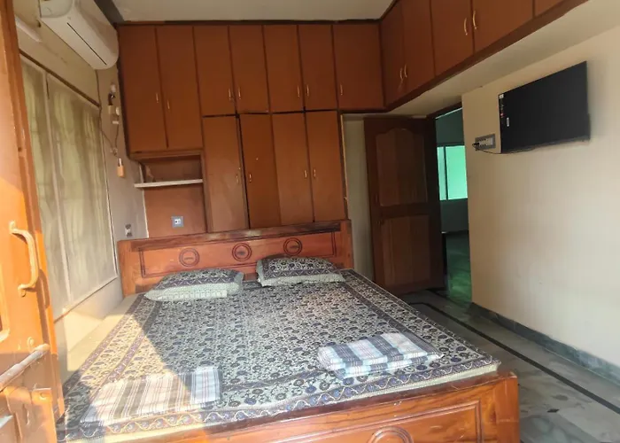 Ganesh Dormitory Ac Rooms Meeting Halls