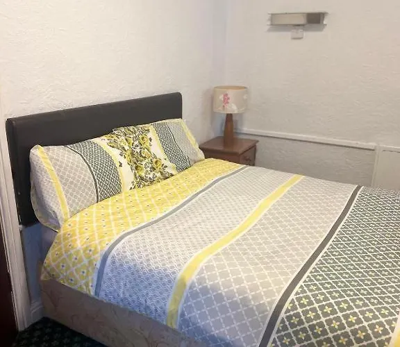 Hylands Hotel Double Room With Shared Bathroom & Free Parking