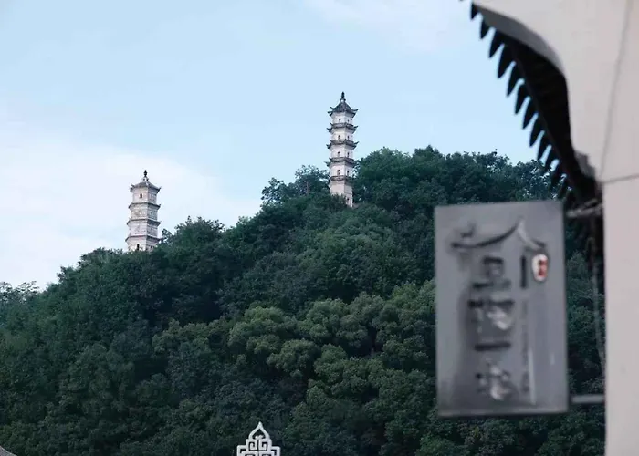 Sanfuyizhai Homestay