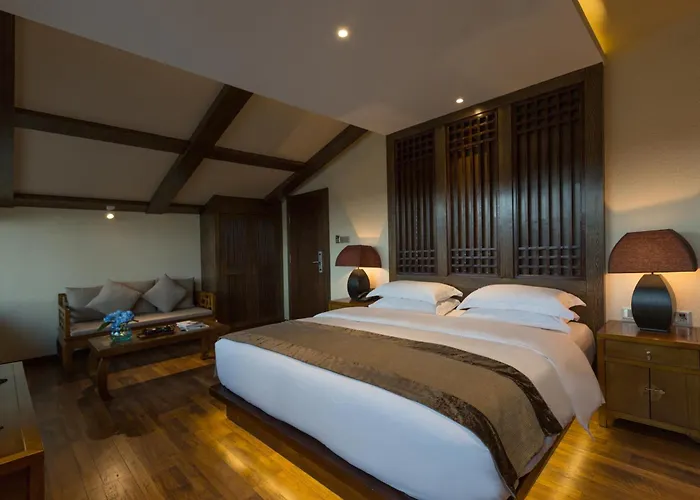 Shangri-La Moon Tibetan Boutique Hotel