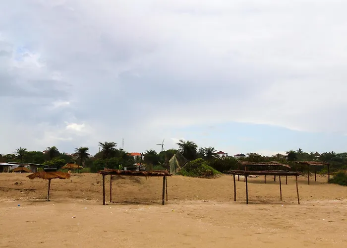 Demba Dou Suites Gardens