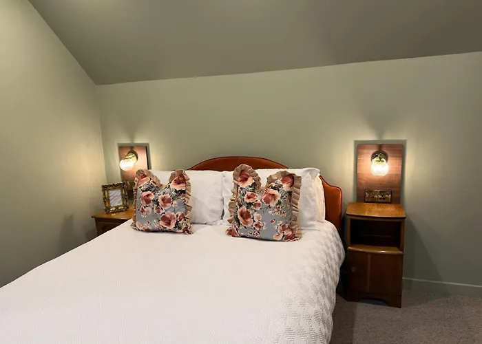 Macdonald Arms Hotel